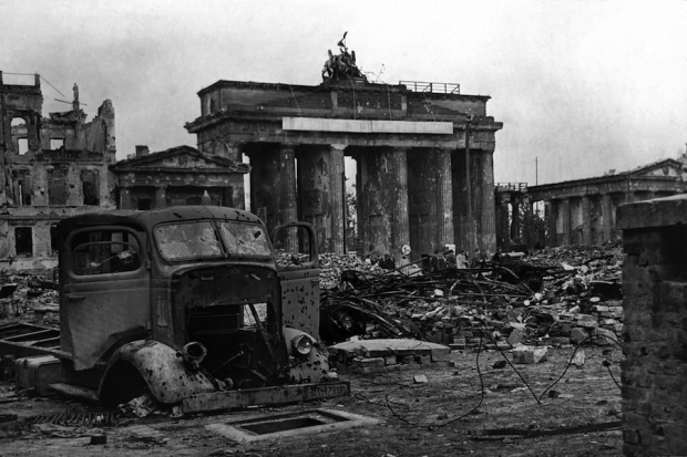 1945 Kriegsende - Alles in Schutt und Asche